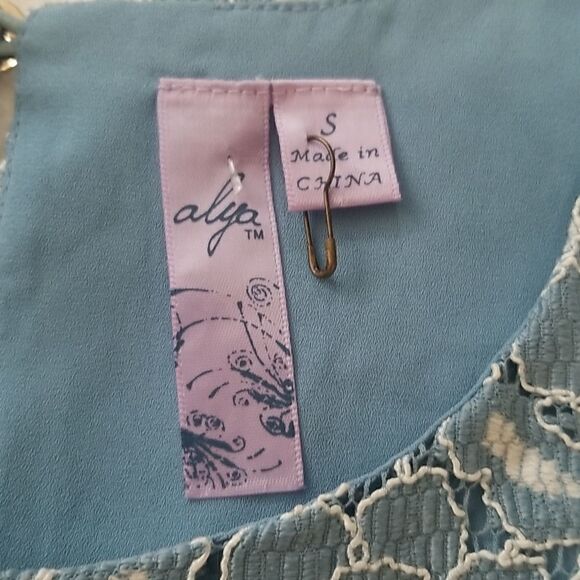 Alya Lace Tank Top Sz Small - Picture 4 of 7